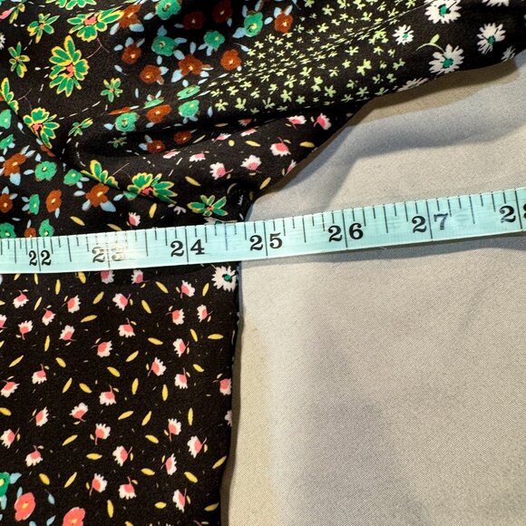 Cooper & Ella Ditsy Floral Blouse Black Flowy Short Sleeve Satin Women's Size XL - Picture 6 of 10